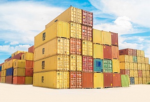 Celosvětová poptávka po kontejnerové přepravě je zvadlá, ale sazby se zpevňují