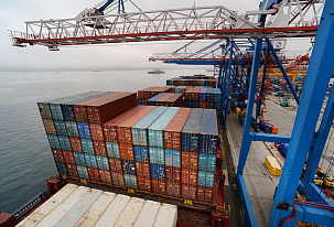 Sazby přepravného v námořní dopravě z Asie do Evropy jsou již 2 až 3krát nižší než před krizí