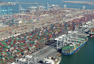 Dva největší evropské přístavy snížily obrat kontejnerů