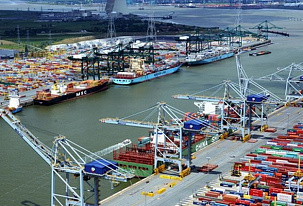 Největší evropské přístavy výrazně omezily obrat kontejnerů