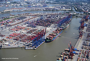 Největším přístavům v Evropě s výjimkou Hamburku klesl obrat kontejnerů